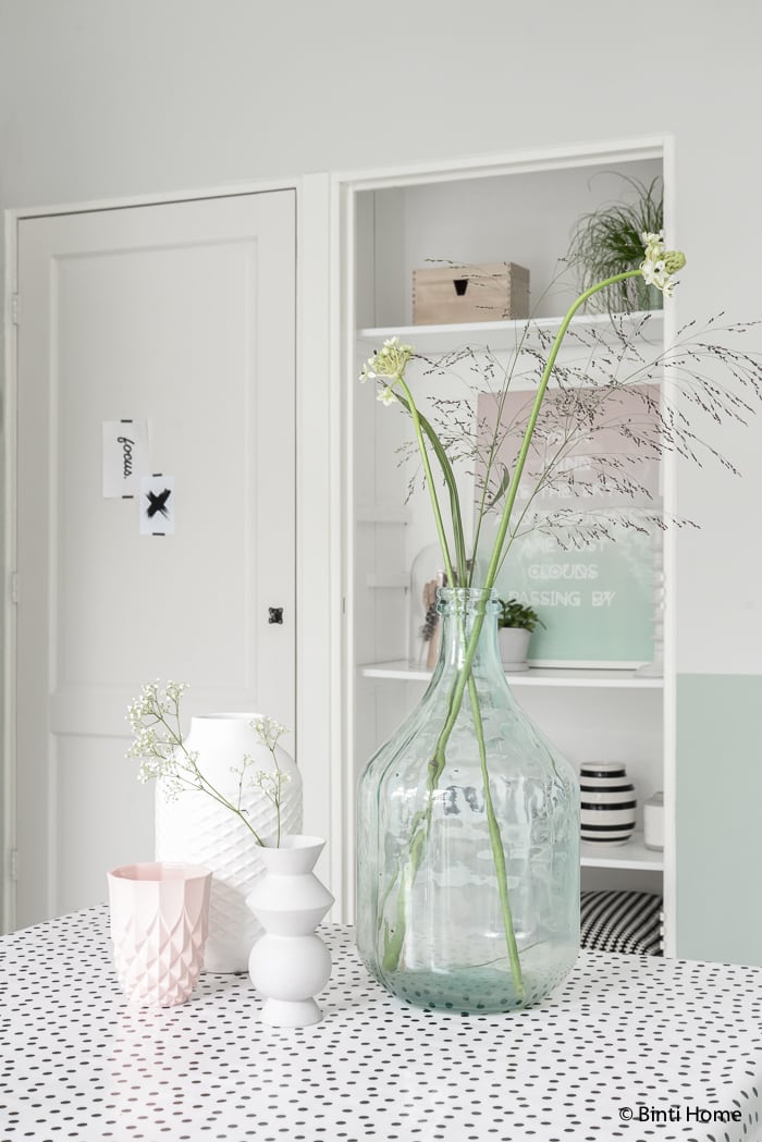 Black white and pastels styling livingroom ©BintiHome-9