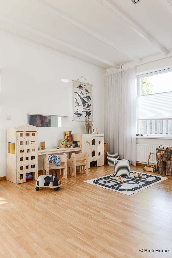 Een kinderhoek / speelhoek in de woonkamer van Fins vuren Studio